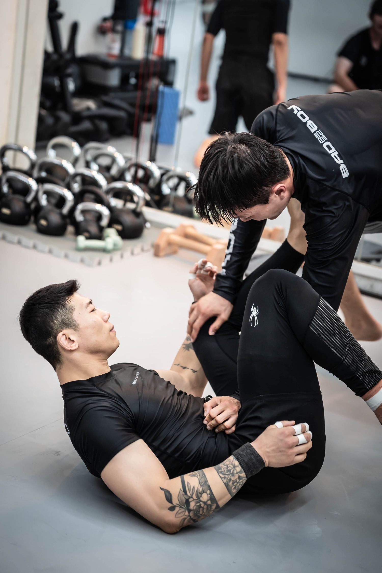 웨이트존 옆 매트에서 진행되는 노기 수련